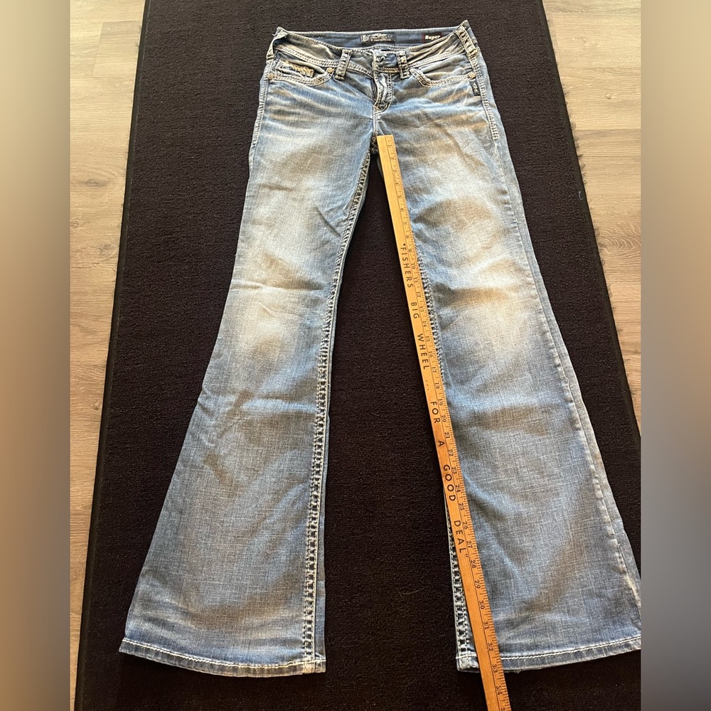 Silver jeans co. Suki mid flare 28/34